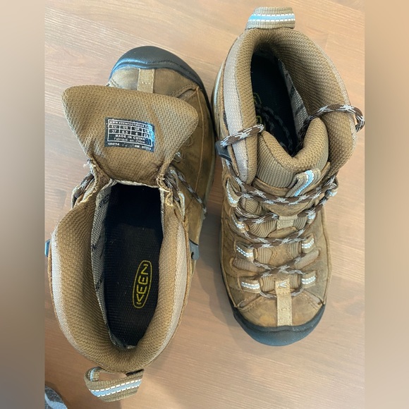 Keen Waterproof Hiking Boot - Brown - Size: 7 - Picture 6 of 11